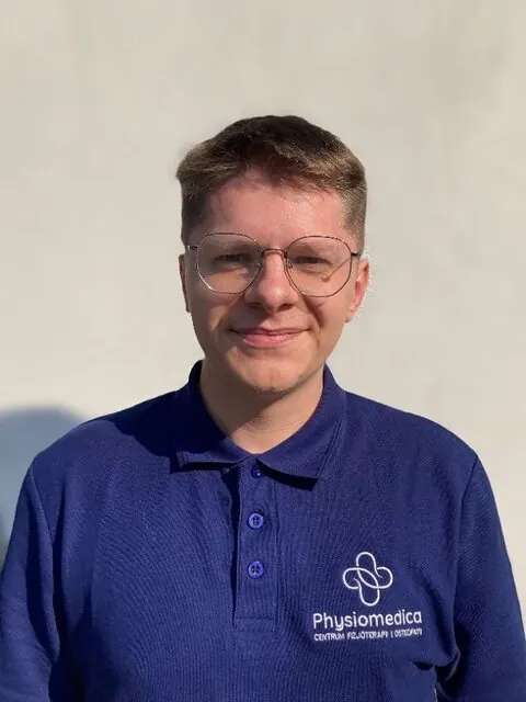 Mateusz, fizjoterapeuta w Physiomedica
