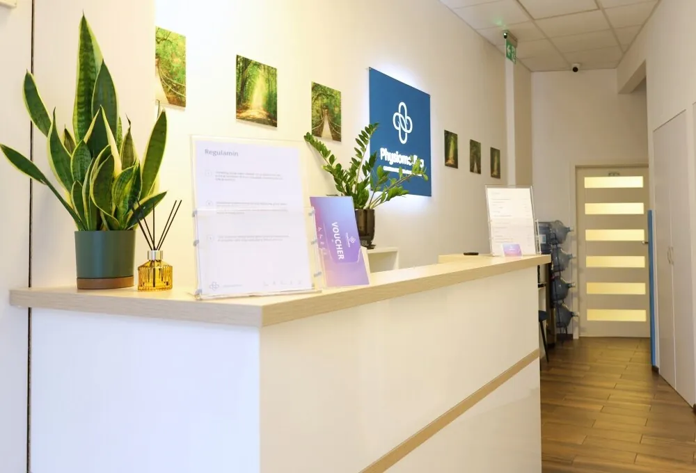 Recepcja kliniki Physiomedica przy ul. Jana Kazimierza w Warszawie